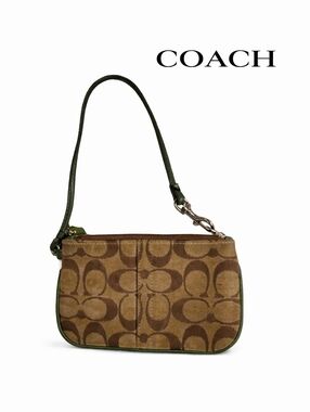 Coach‎ signature wristlet